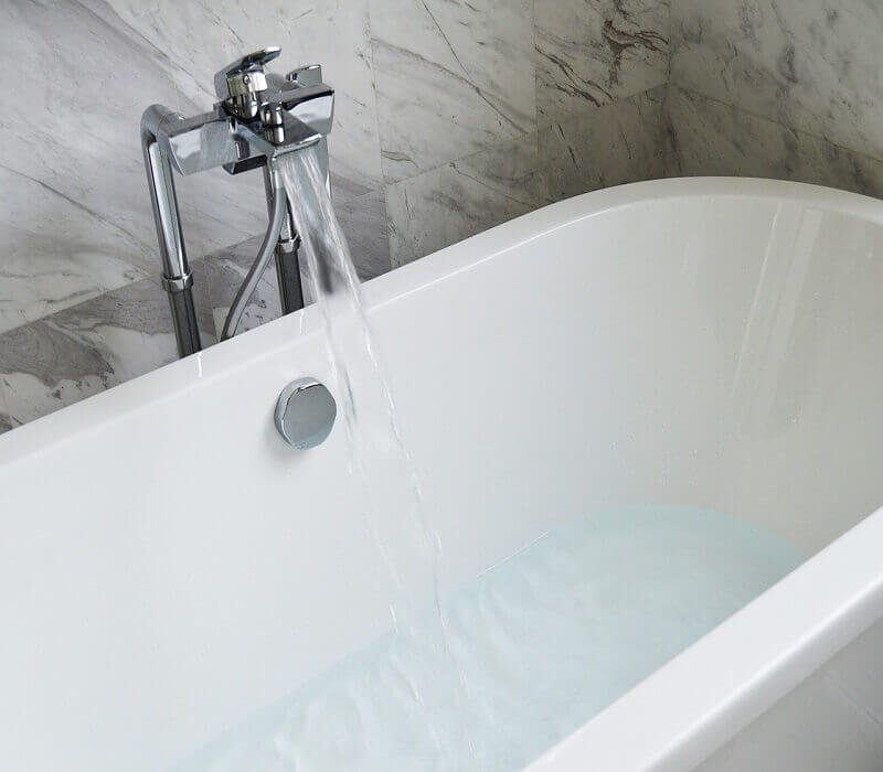 How to Make a Dull Acrylic Bathtub Shine