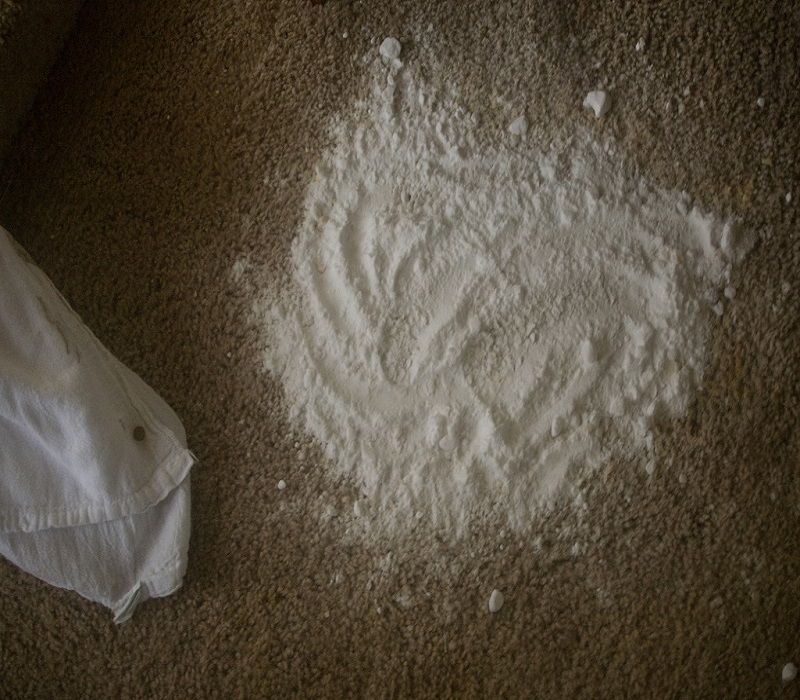 How to Remove Baking Soda from Carpet