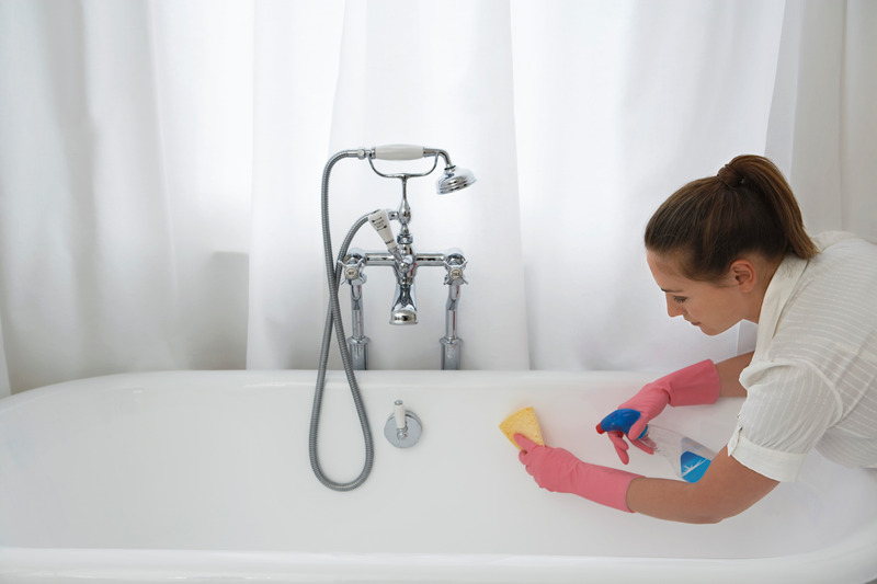 How to Make a Dull Acrylic Bathtub Shine